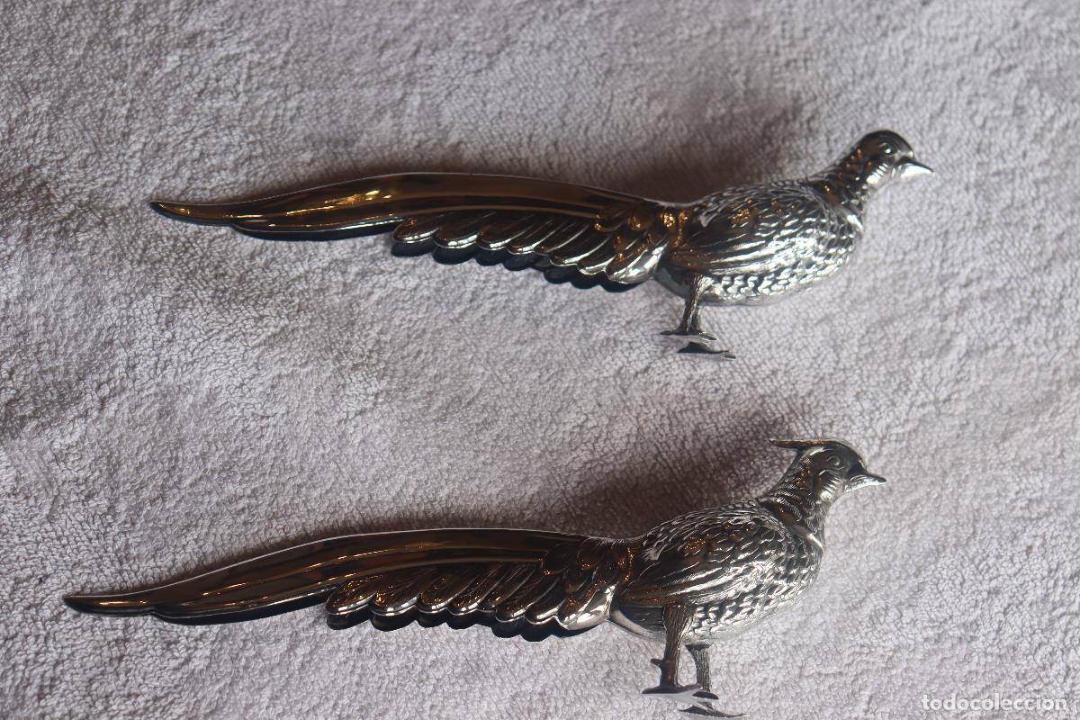 Antig&uuml;edades: Pareja de faisanes decorativos metal plateado / alpaca vintage