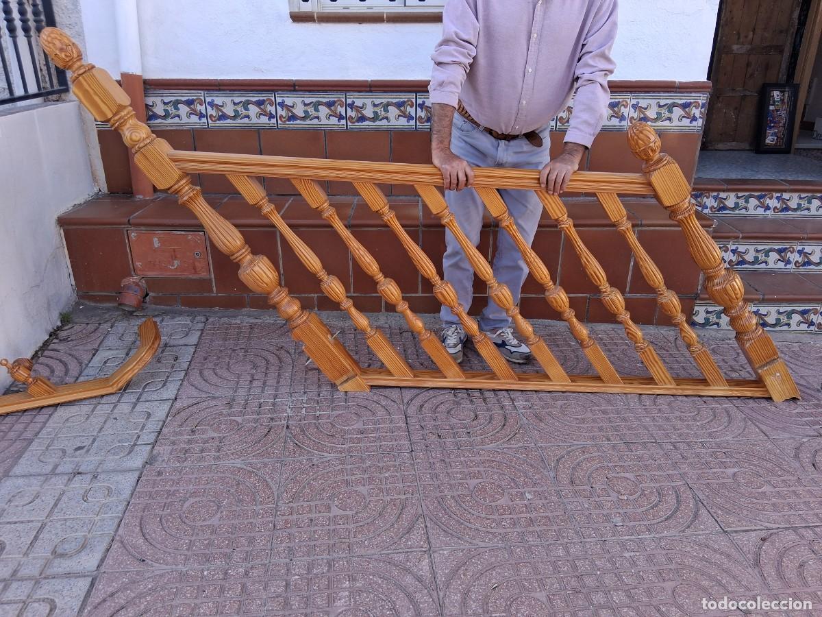 Antig&uuml;edades: Barandilla de madera balaustres torneada y tallada para escaleras