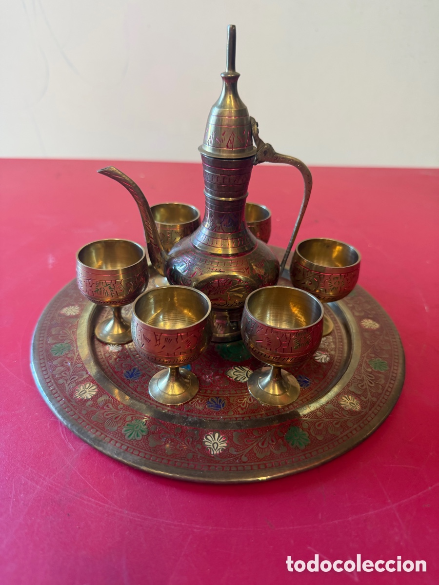 Antig&uuml;edades: Juego de t&eacute; &aacute;rabe vintage de lat&oacute;n grabado