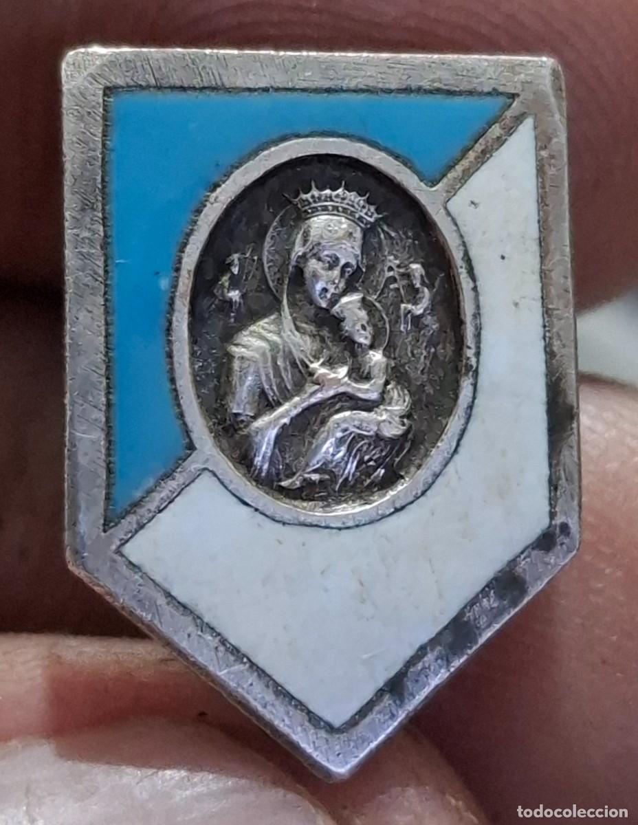 Antig&uuml;edades: Antiguo broche religioso en plata- Nuestra Se&ntilde;ora del Perpetuo Socorro- Joyas cat&oacute;licas