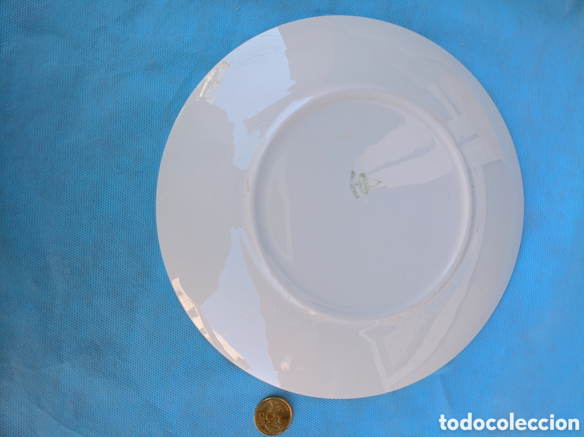 Antig&uuml;edades: PLATO DE PORCELANA CON PERRO Y PERDIZ - Foto 2