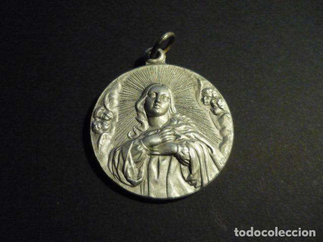 Antig&uuml;edades: MEDALLA ALUMINIO CONGREGACION DE LAS HIJAS DE MARIA 4 CM