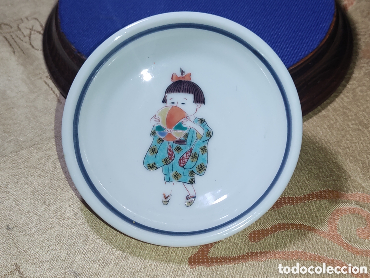 Oggetti Antichi: Peque&ntilde;o plat&oacute; de porcelana de Macao.