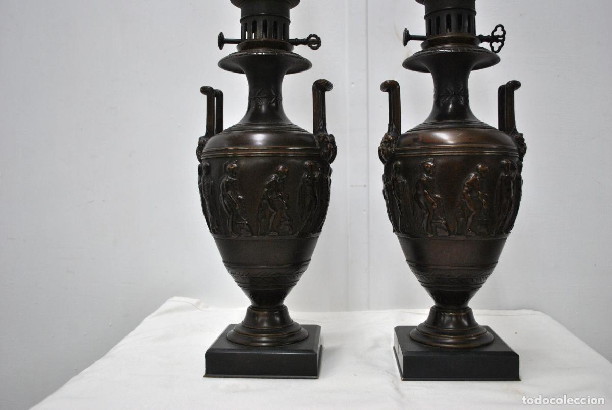 Antig&uuml;edades: Pareja de jarrones o quinqu&eacute;s figuras mitol&oacute;gicas - Foto 3