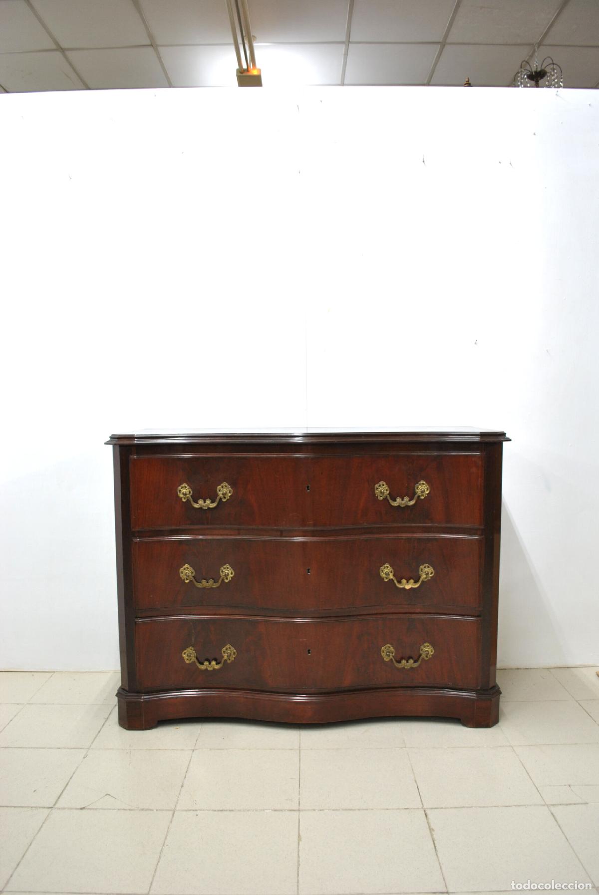 Antig&uuml;edades: Antigua c&oacute;moda bombeada de caoba estilo ingl&eacute;s - Foto 2