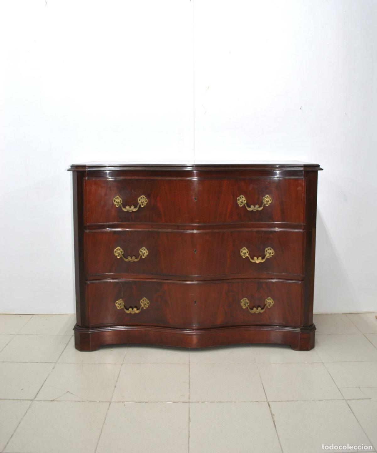 Antig&uuml;edades: Antigua c&oacute;moda bombeada de caoba estilo ingl&eacute;s - Foto 1