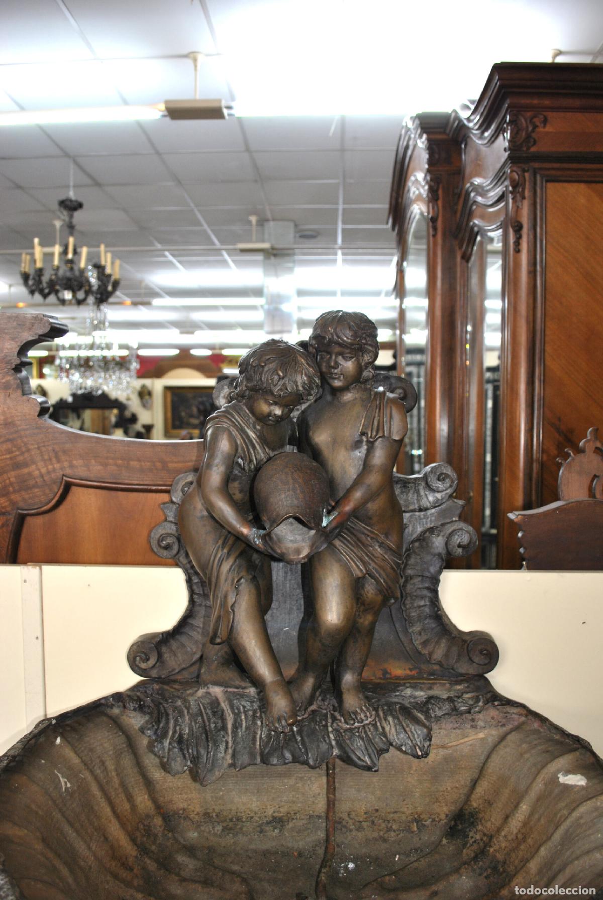 Antig&uuml;edades: Gran fuente escult&oacute;rica de bronce con querubines - Foto 3