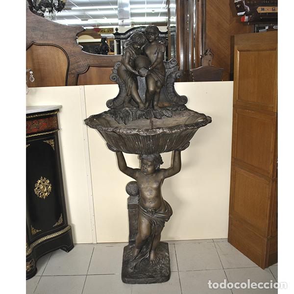 Antig&uuml;edades: Gran fuente escult&oacute;rica de bronce con querubines - Foto 1