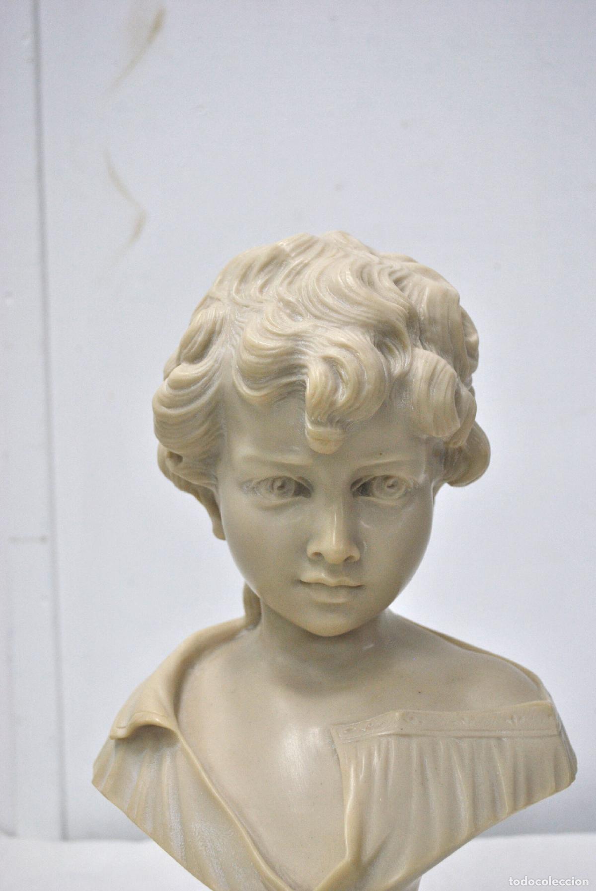 Antig&uuml;edades: Busto de marmolina sobre peana - Foto 3