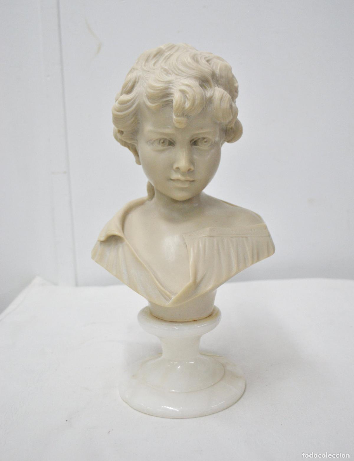 Antig&uuml;edades: Busto de marmolina sobre peana - Foto 1