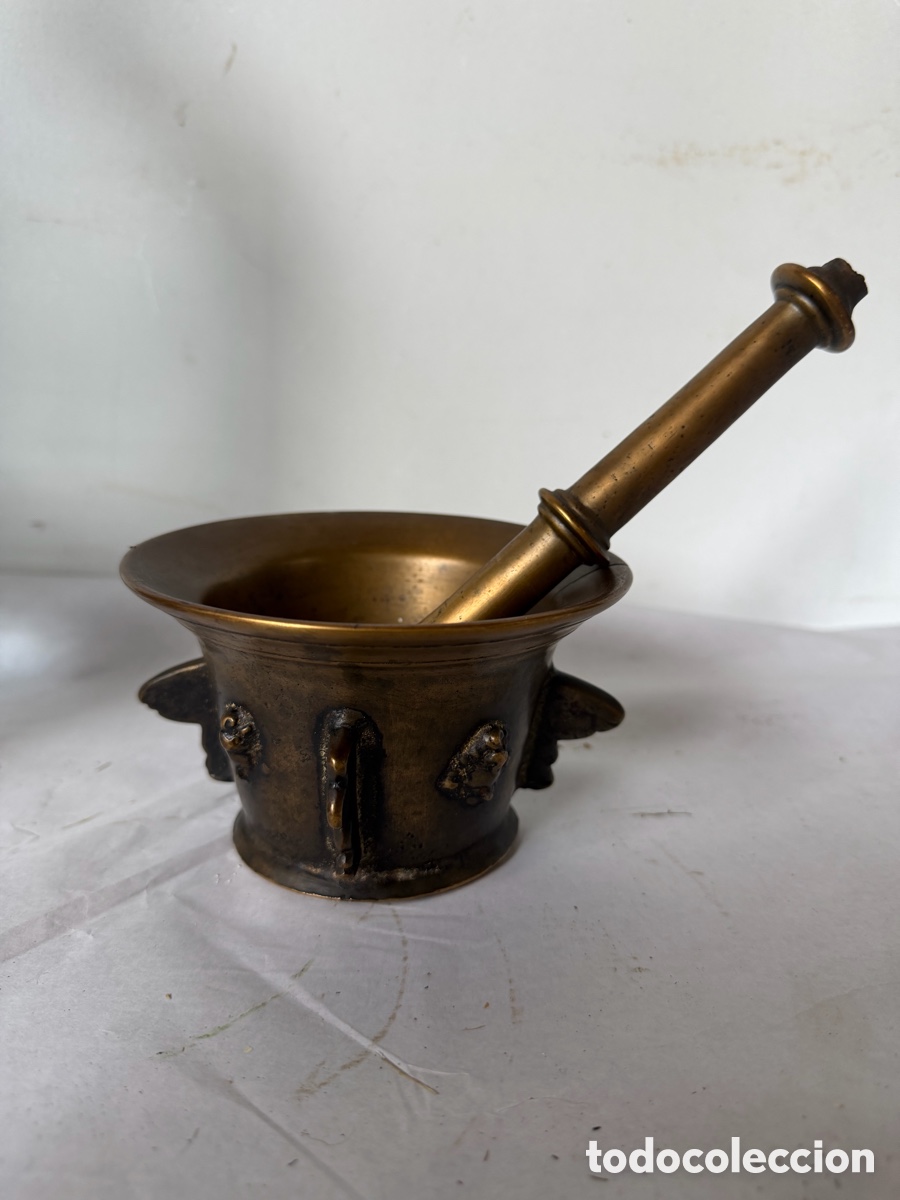 Antig&uuml;edades: Mortero almirez querub&iacute;n