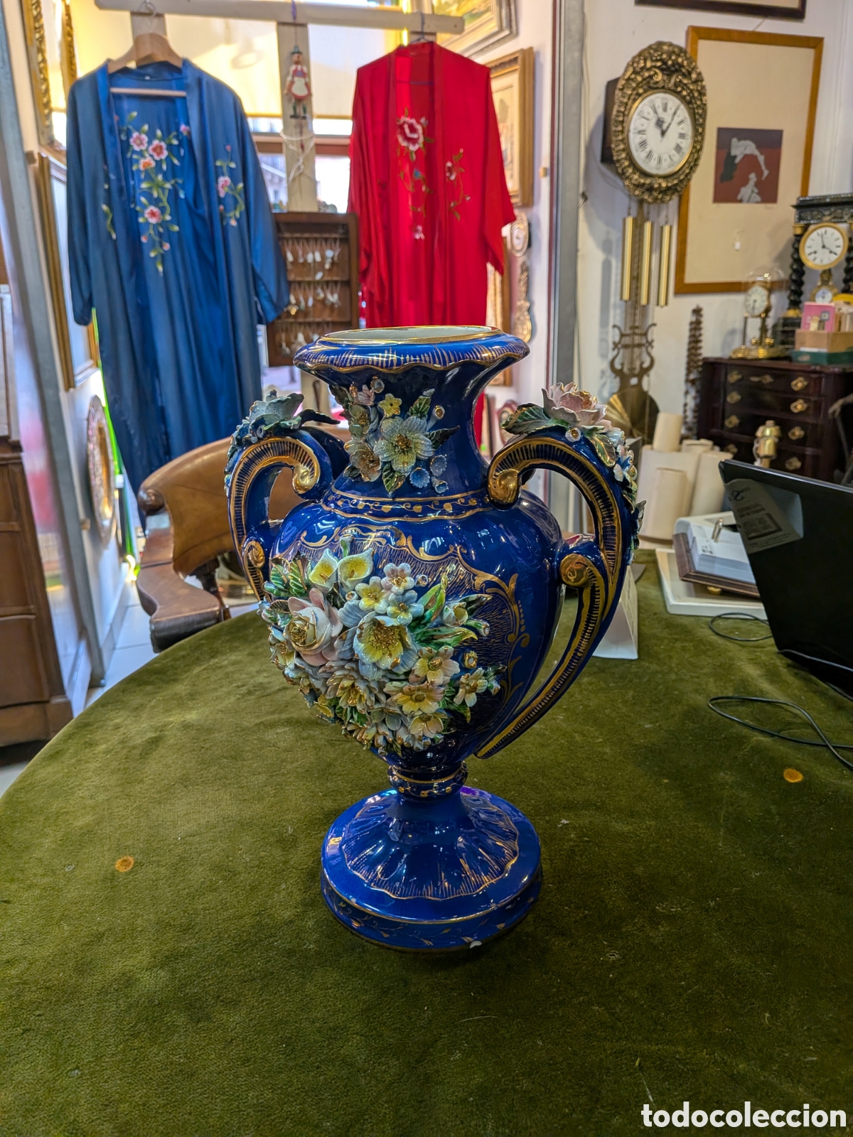 Antig&uuml;edades: Jarron en porcelana esmaltada, rococo. REF-9871