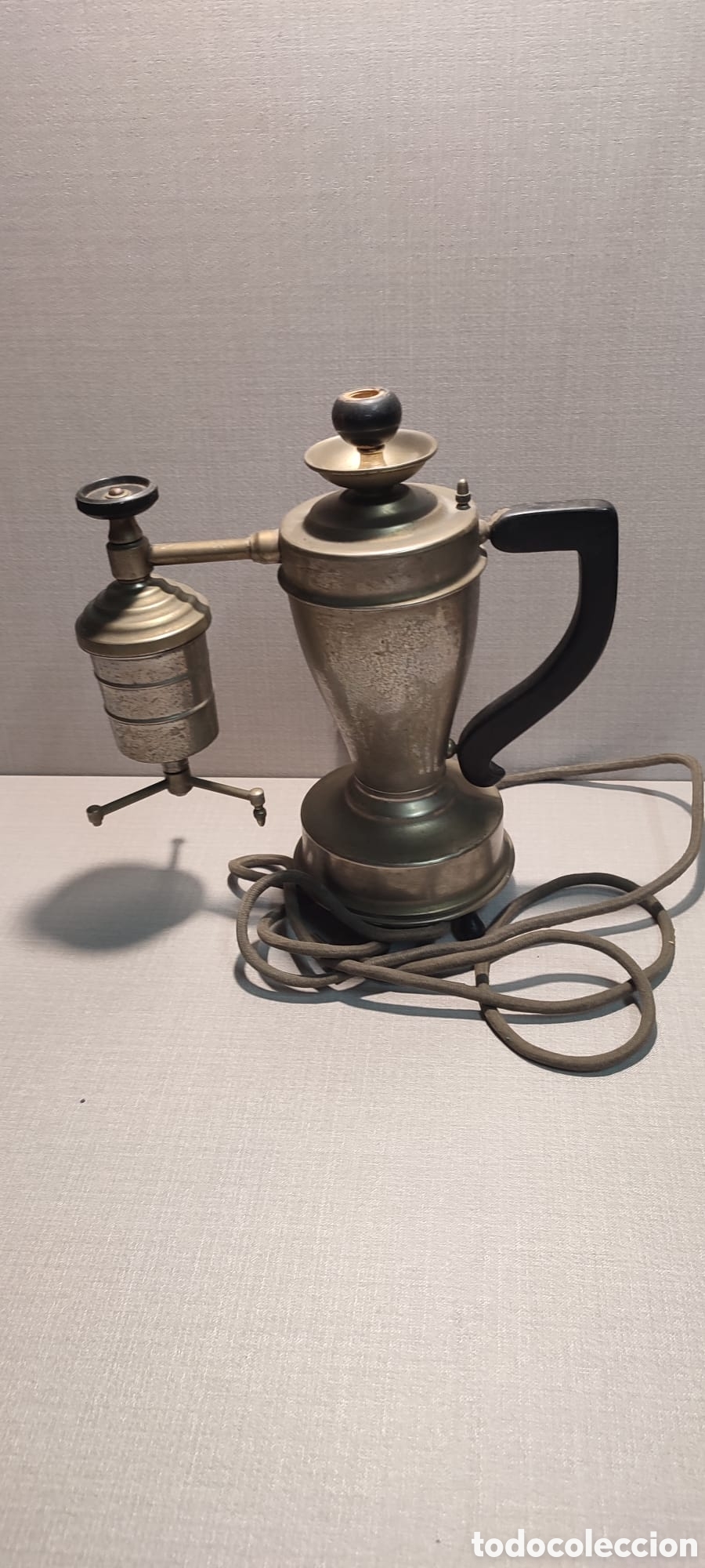 Antig&uuml;edades: Antigua Cafetera el&eacute;ctrica marca Fuego, para limpiar y algo de restauraci&oacute;n. No est&aacute; probada