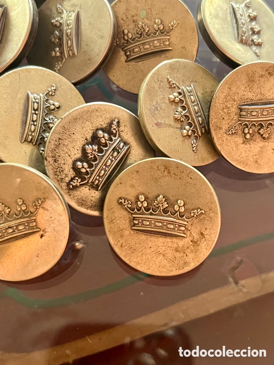 Antig&uuml;edades: 14 botones con corona marquesal