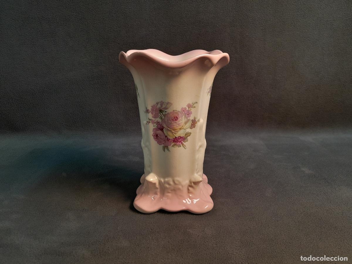 Antig&uuml;edades: FLORERO DE PORCELANA ESMALTADA. JAMES KENT, OLD FOLEY. STAFFORDSHIRE, 1940 CA.