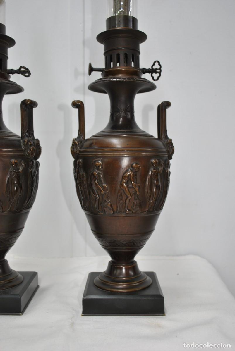 Antig&uuml;edades: Pareja de jarrones o quinqu&eacute;s figuras mitol&oacute;gicas - Foto 5