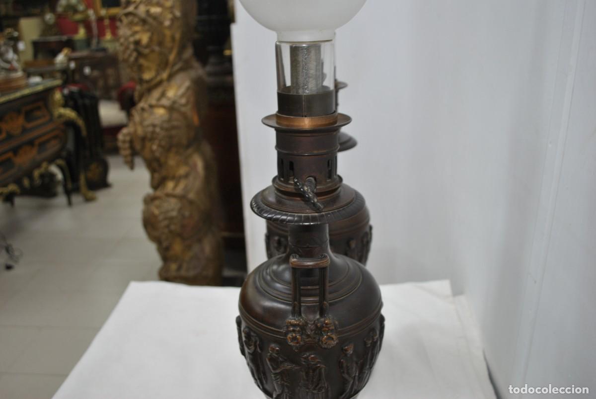 Antig&uuml;edades: Pareja de jarrones o quinqu&eacute;s figuras mitol&oacute;gicas - Foto 9