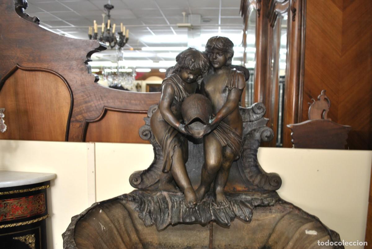 Antig&uuml;edades: Gran fuente escult&oacute;rica de bronce con querubines - Foto 4