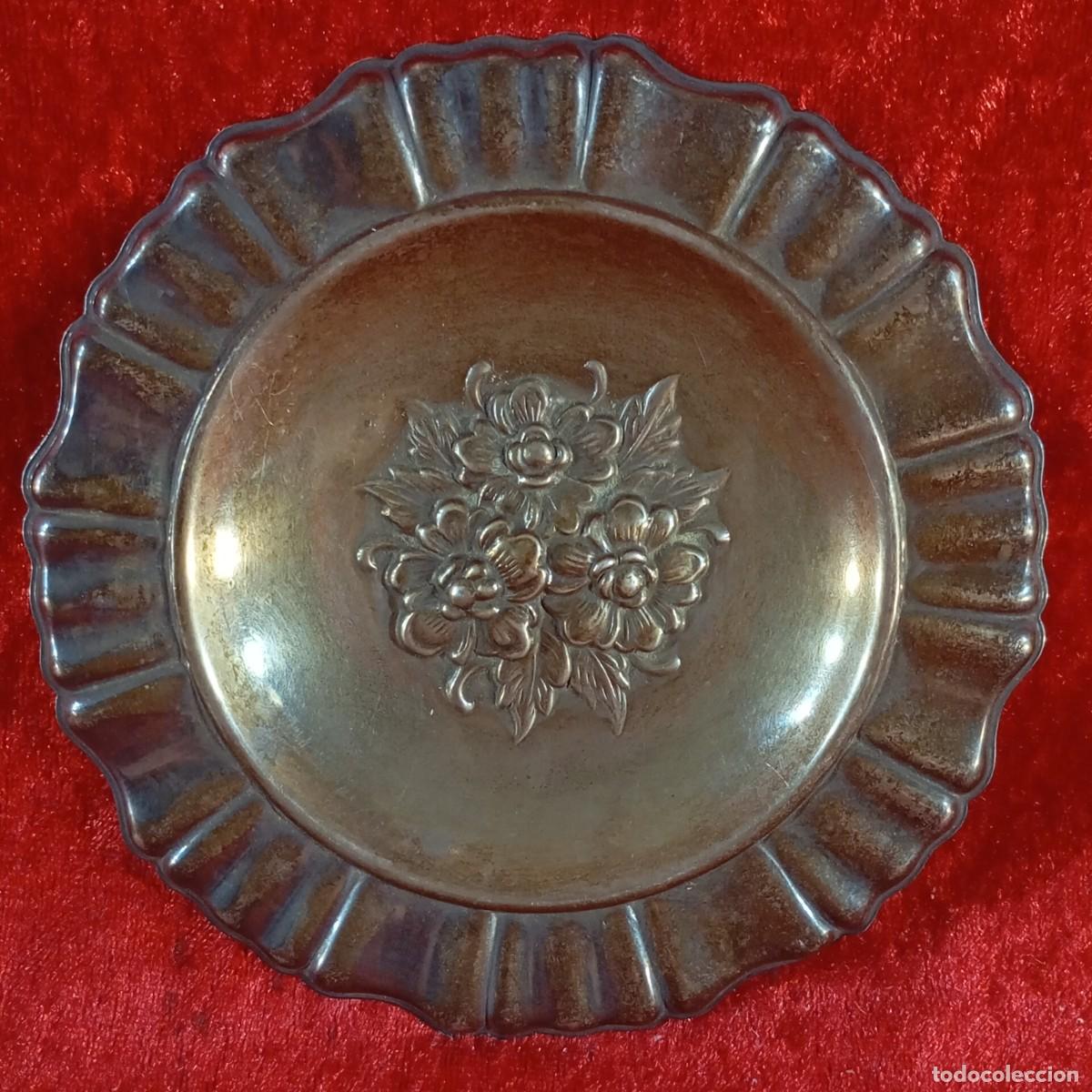 Antig&uuml;edades: ANTIGUO PLATO - METAL PLATEADO - ESTILO MODERNISTA - 130 MM DI&Aacute;METRO / 4378