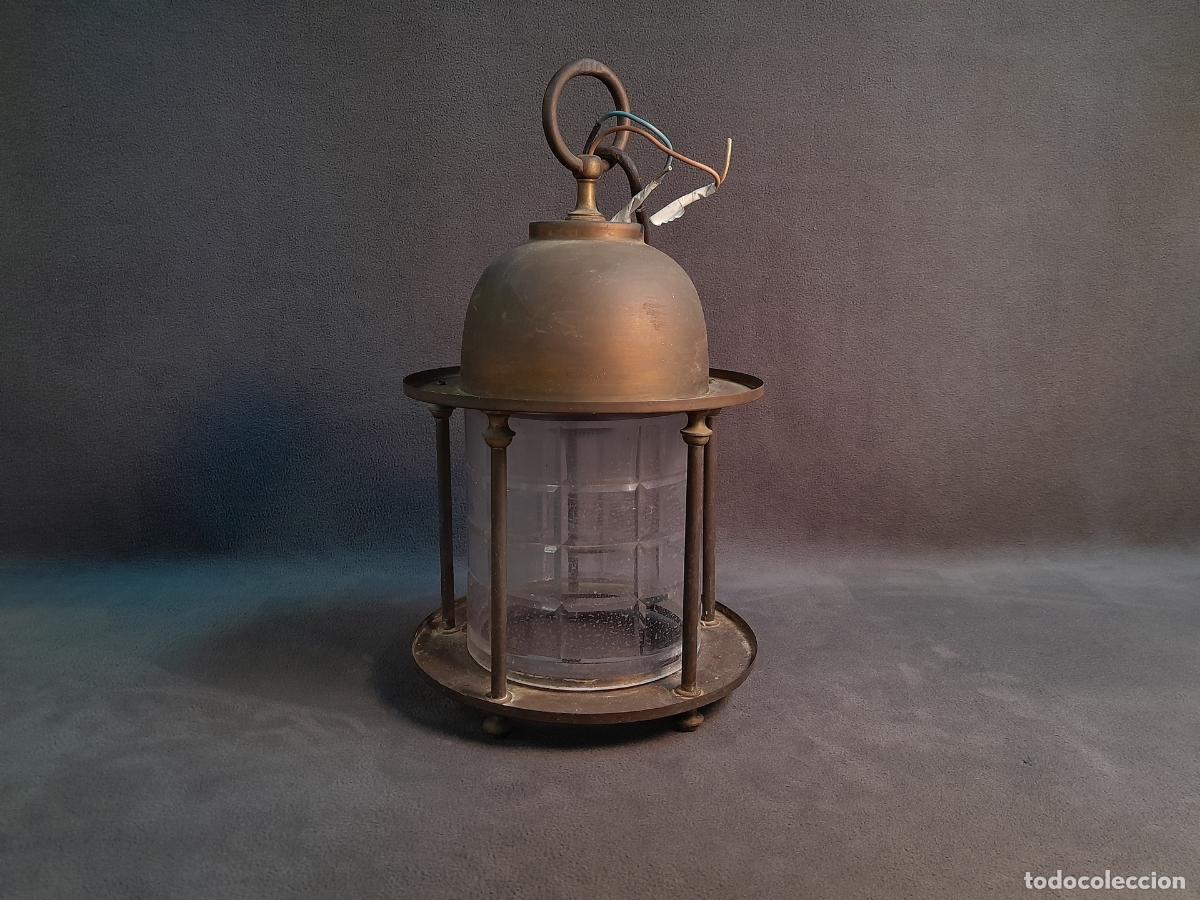 Antig&uuml;edades: ANTIGUO FAROL DE TECHO N&Aacute;UTICO, EN LAT&Oacute;N Y VIDRIO. 1960 CA.