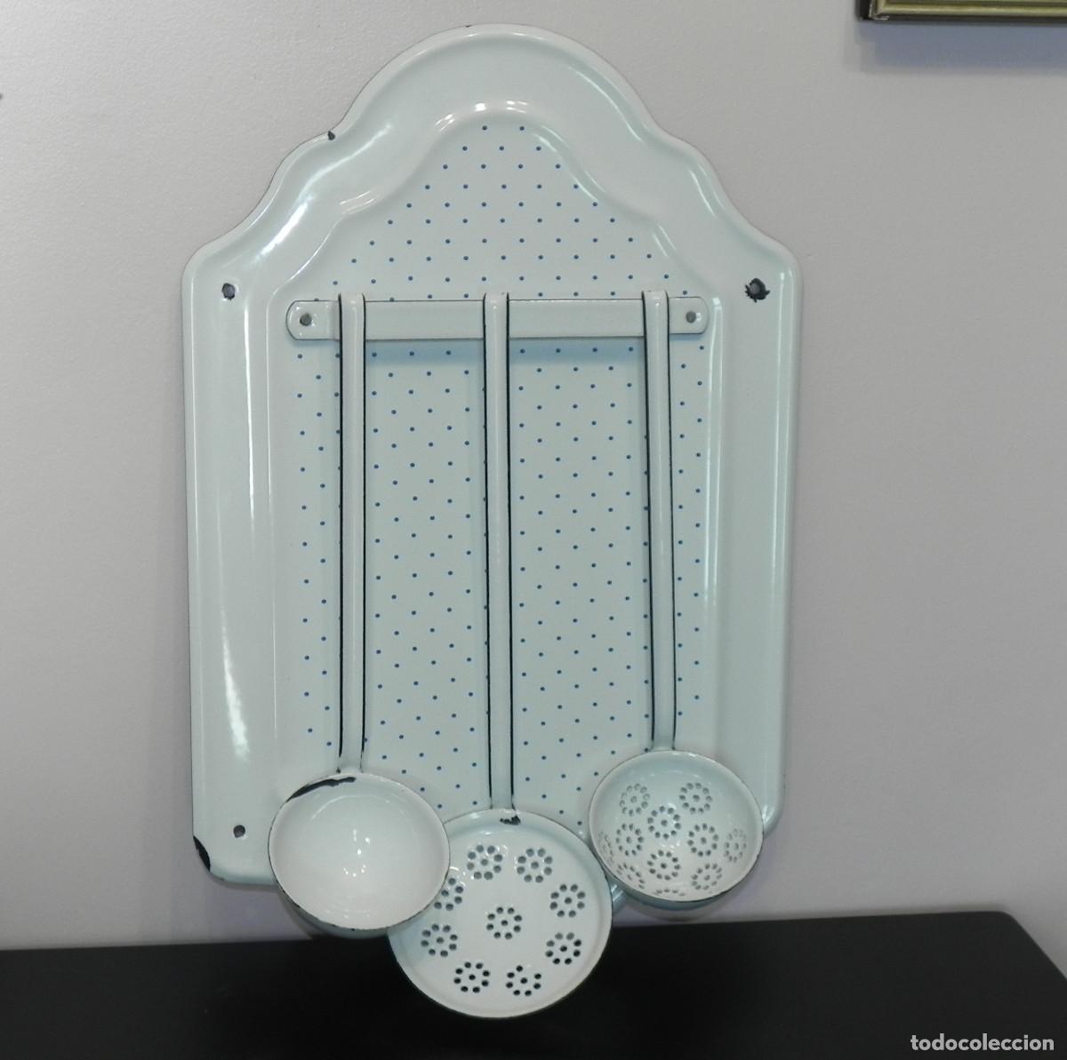 Antig&uuml;edades: &rdquo; ANTIGUO PORTA UTENSILIOS DE PARED EN PORCELANA ESMALTADA CON CUCHARONES Y ESPUMADERA &rdquo;adera &rdquo;