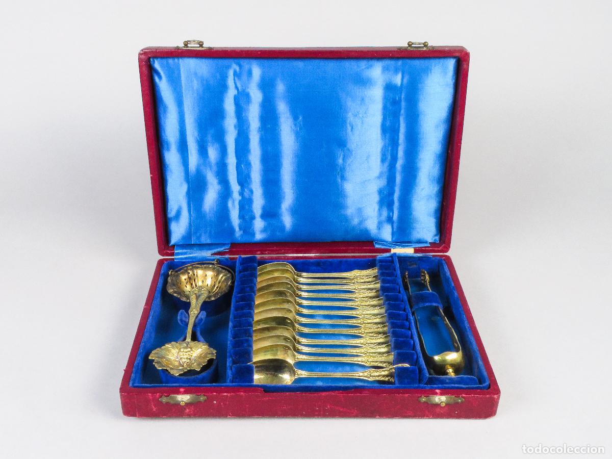 Oggetti Antichi: Juego de servicio de t&eacute; en plata dorada con su estuche Francia siglo XIX