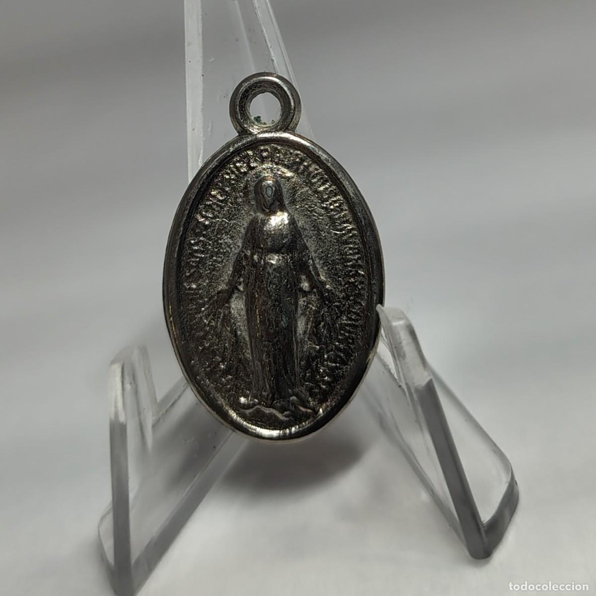 Antig&uuml;edades: Medalla religiosa / Colgante: NUESTRA SE&Ntilde;ORA VIRGEN MILAGROSA. M358