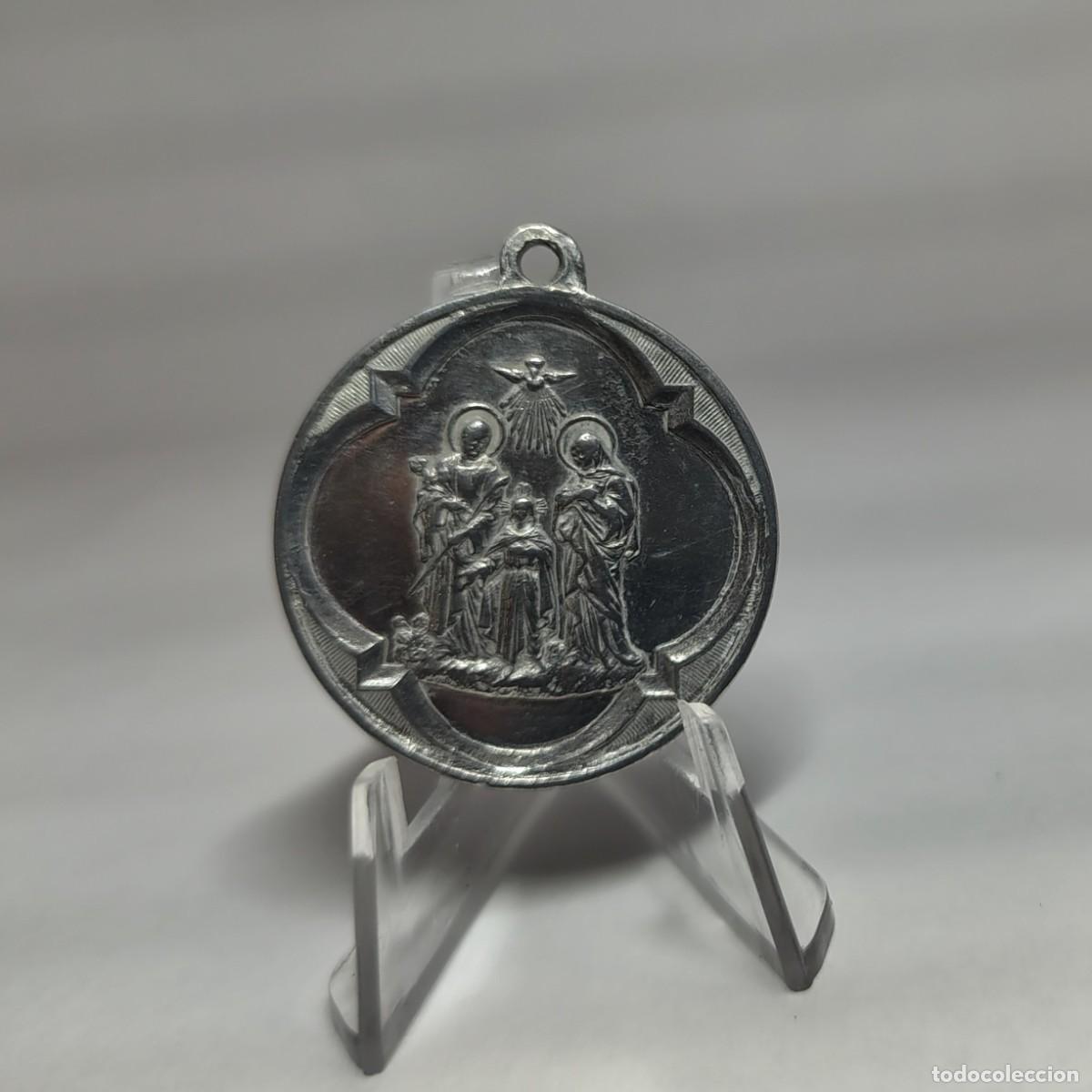 Antig&uuml;edades: Medalla religiosa / Colgante: ESPIRITU SANTO y SAGRADA FAMILIA. M361