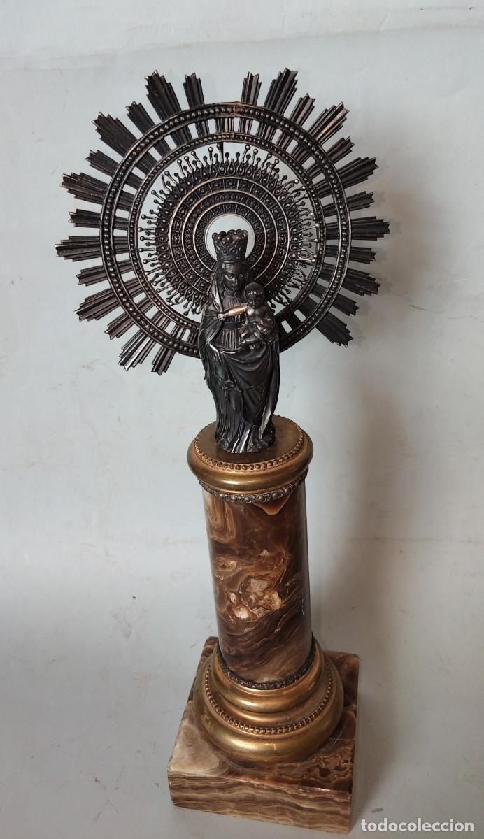 Antig&uuml;edades: La Virgen de El Pilar De plata y columna de onix