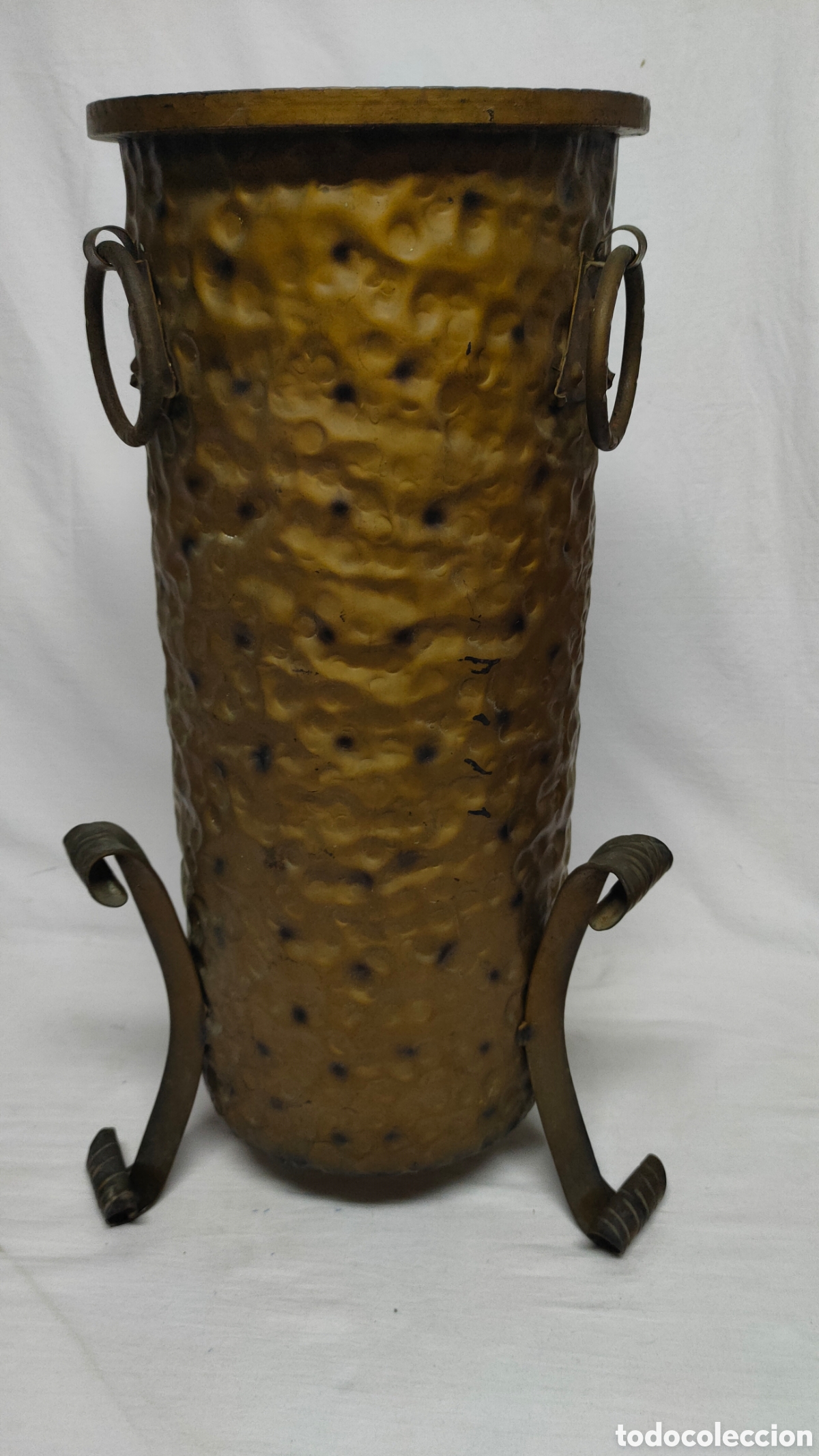 Antig&uuml;edades: ANTIGUO PARAGUERO METAL DORADO Y HIERRO FORJADO ARTESANAL.ACABADO MARTILLEADO A MANO.A&Ntilde;OS 60/70