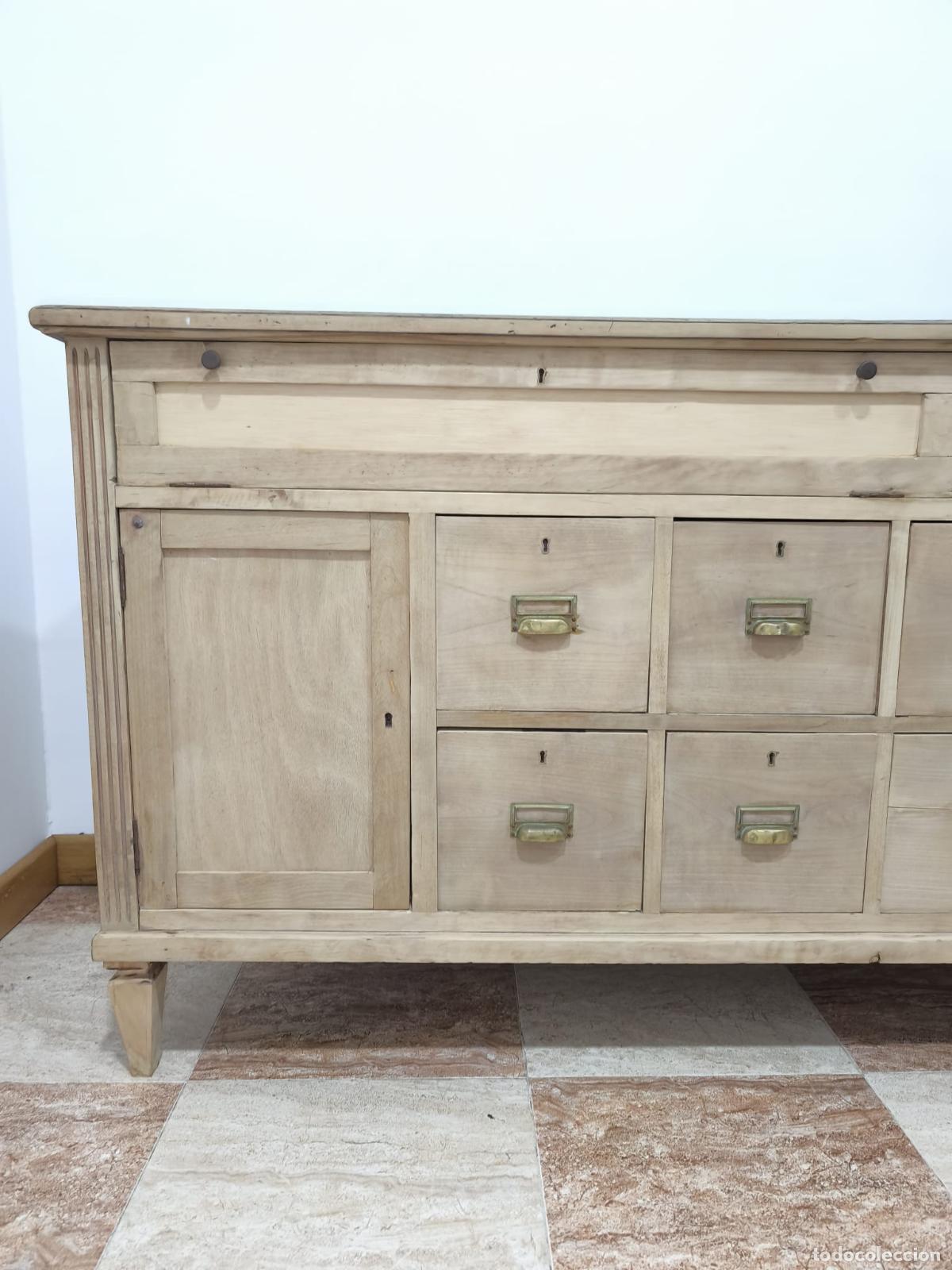 Antig&uuml;edades: Mostrador comercial antiguo de madera - Foto 10