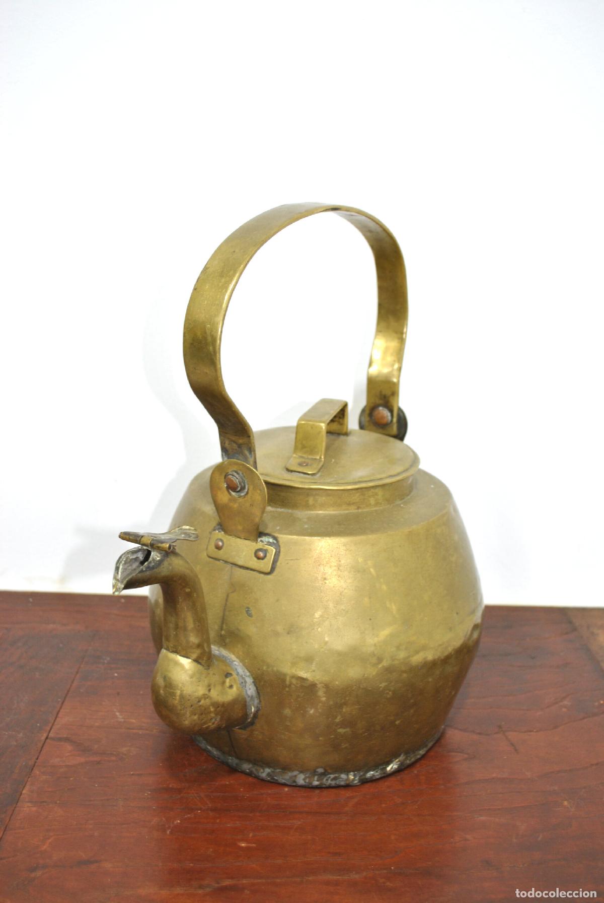 Antig&uuml;edades: Tetera antigua de lat&oacute;n - Foto 2