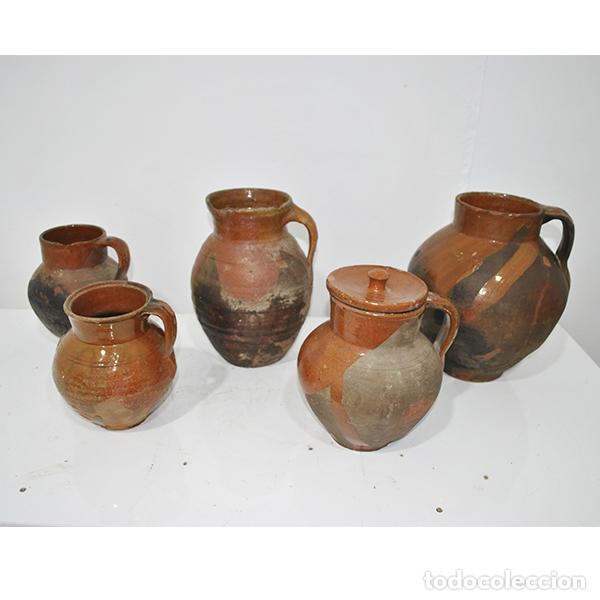 Antig&uuml;edades: Lote de antiguas jarras y c&aacute;ntaros de barro cocido