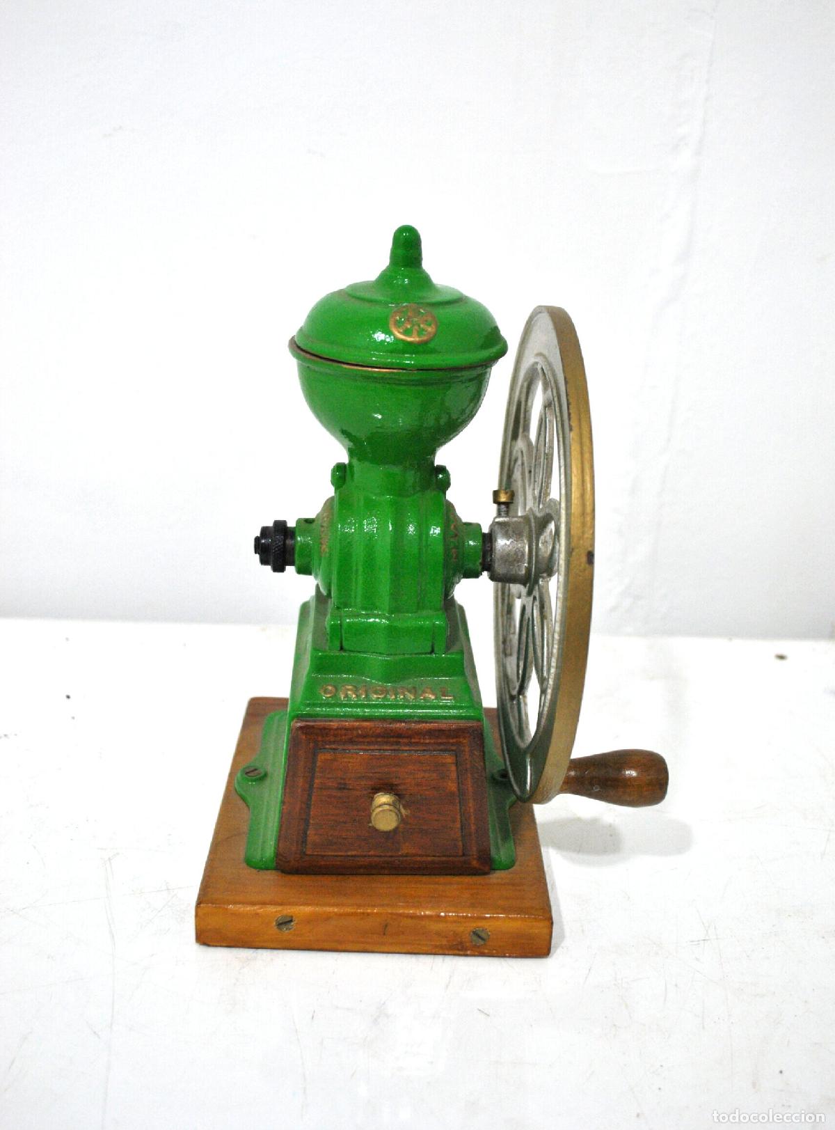 Antig&uuml;edades: Molinillo de caf&eacute; antiguo pintado verde