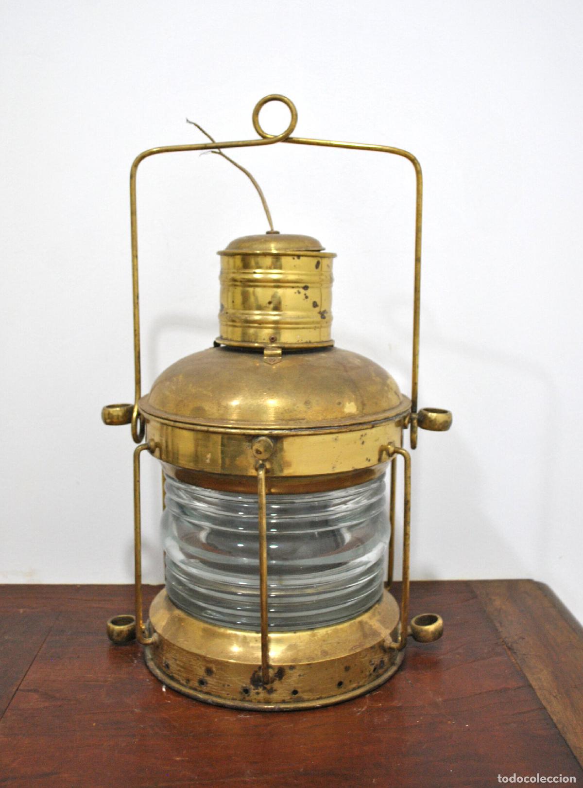 Antig&uuml;edades: Antiguo farol n&aacute;utico de lat&oacute;n con cristal