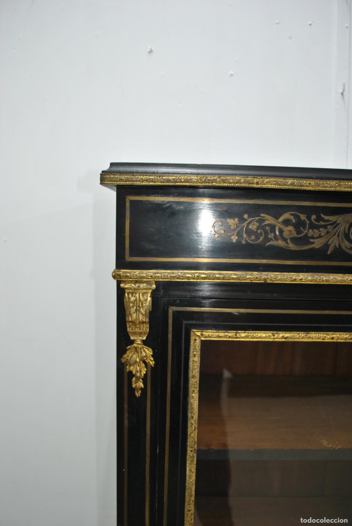 Antig&uuml;edades: Vitrina antigua Napole&oacute;n III - Foto 4