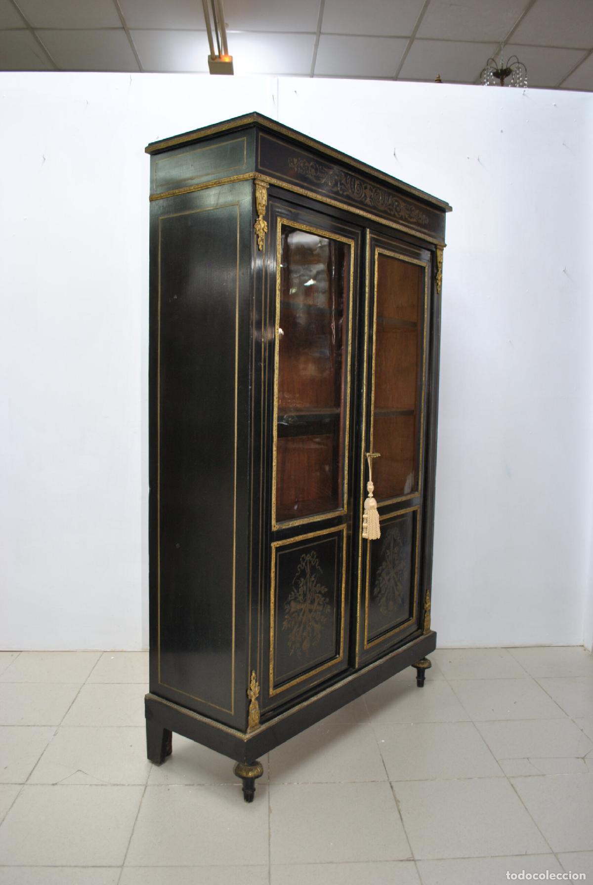 Antig&uuml;edades: Vitrina antigua Napole&oacute;n III - Foto 8