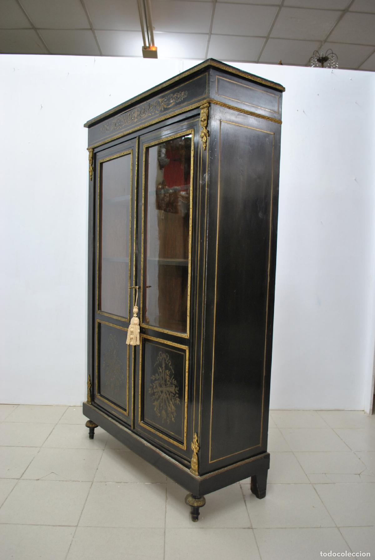 Antig&uuml;edades: Vitrina antigua Napole&oacute;n III - Foto 9
