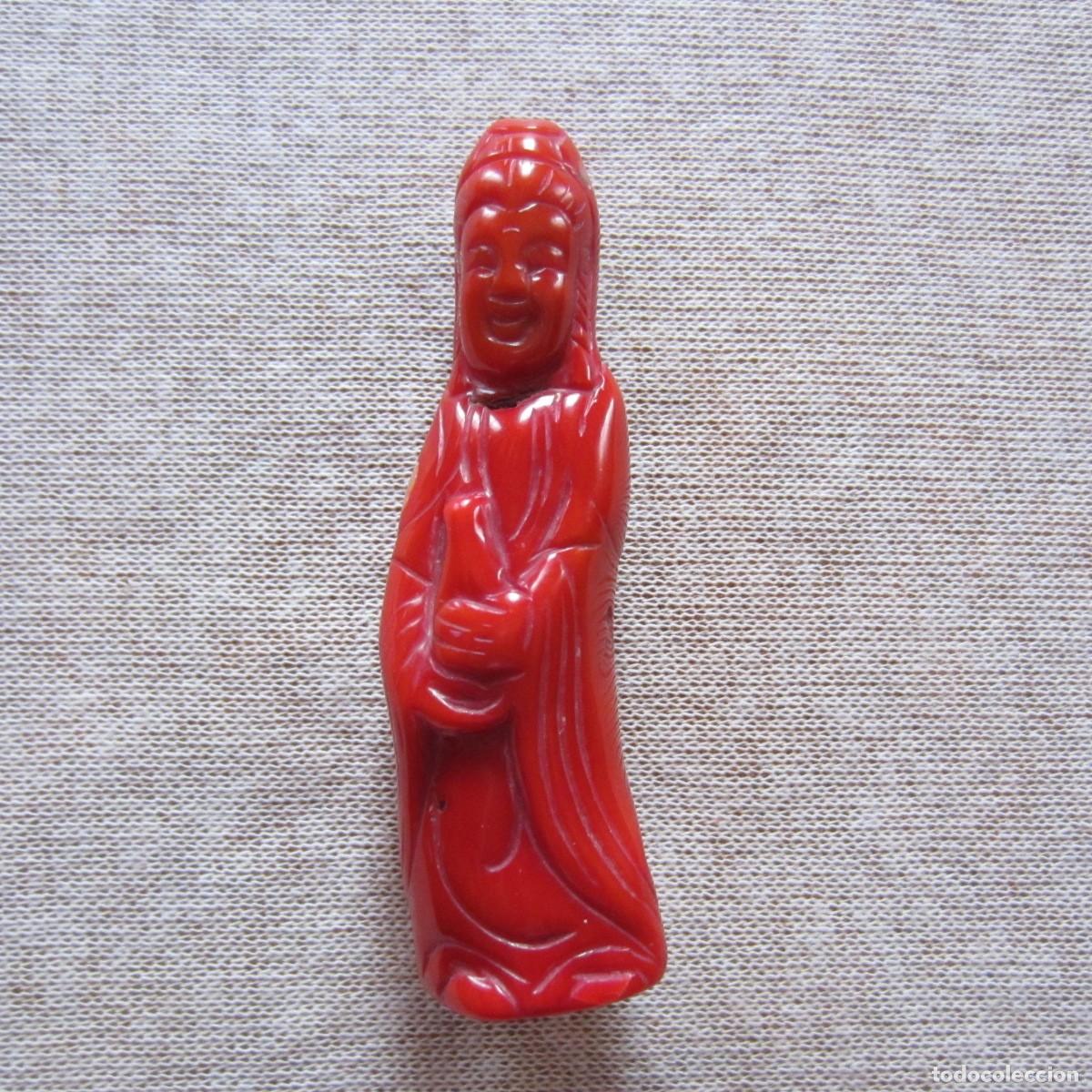 Antig&uuml;edades: Antiguo netsuke Buda coral rojo