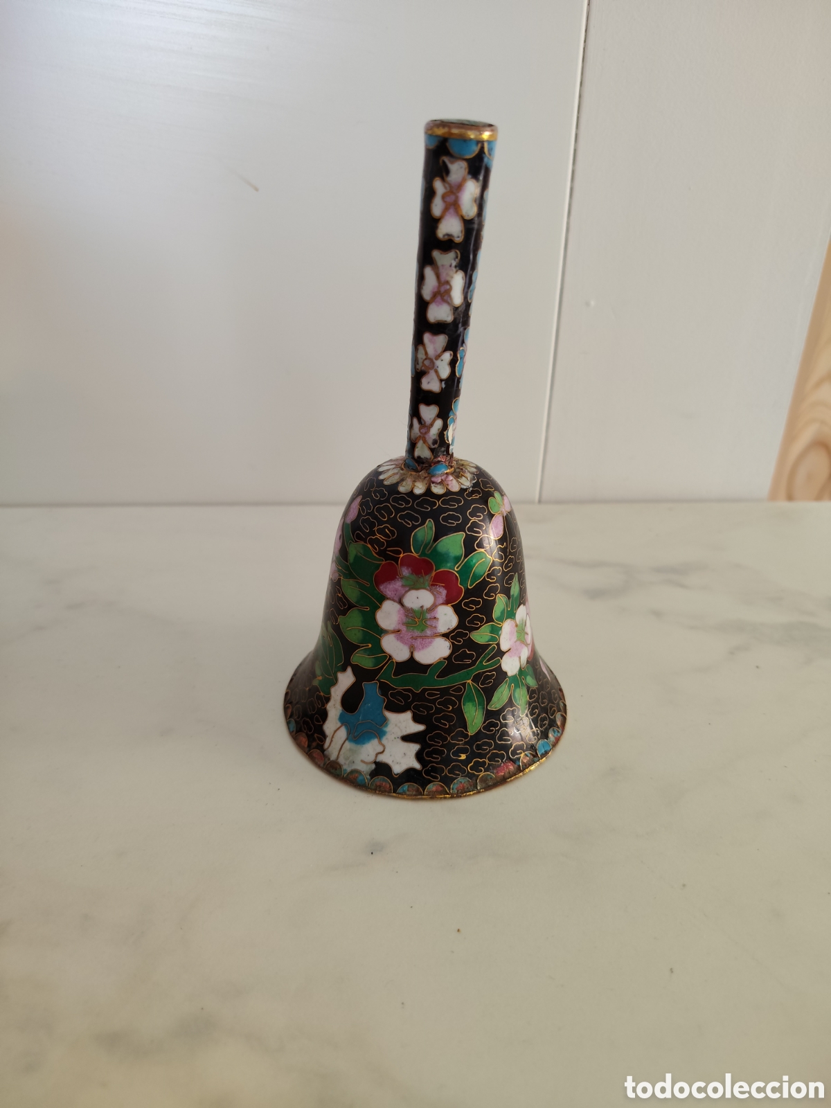 Antig&uuml;edades: Campana de cer&aacute;mica esmaltada