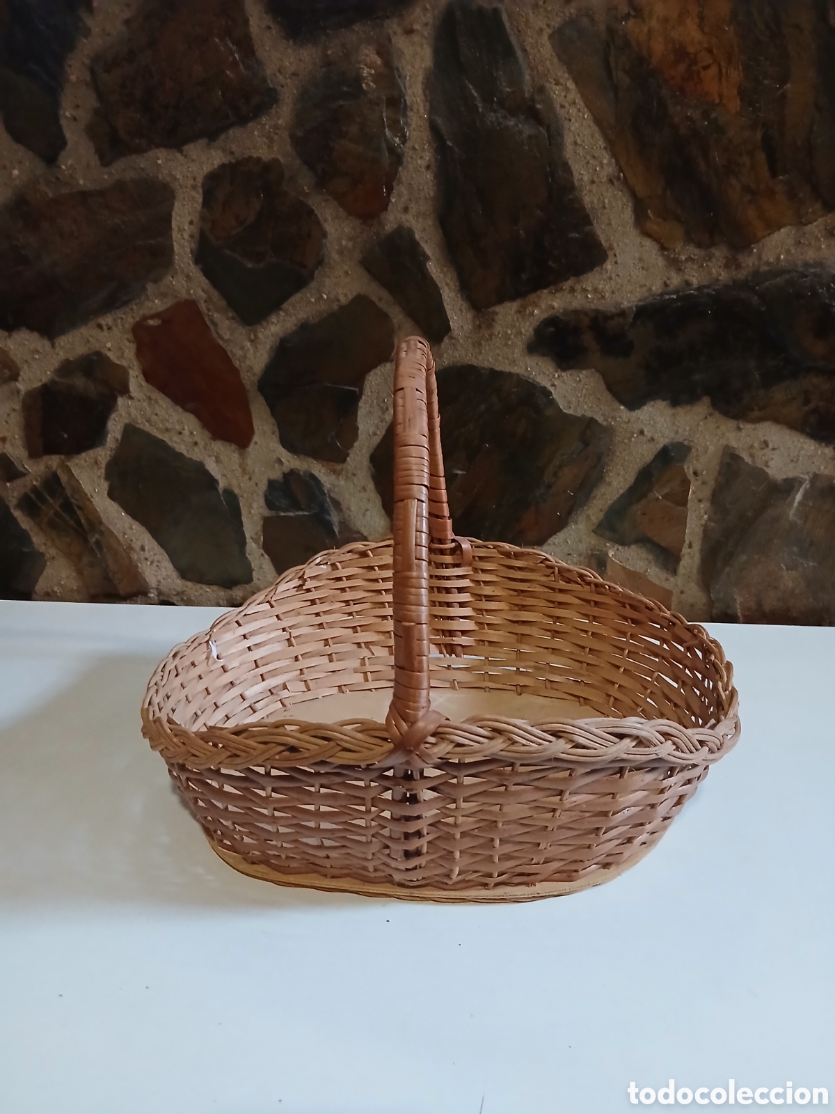 Antig&uuml;edades: Cesta de Mimbre Antigua con asa