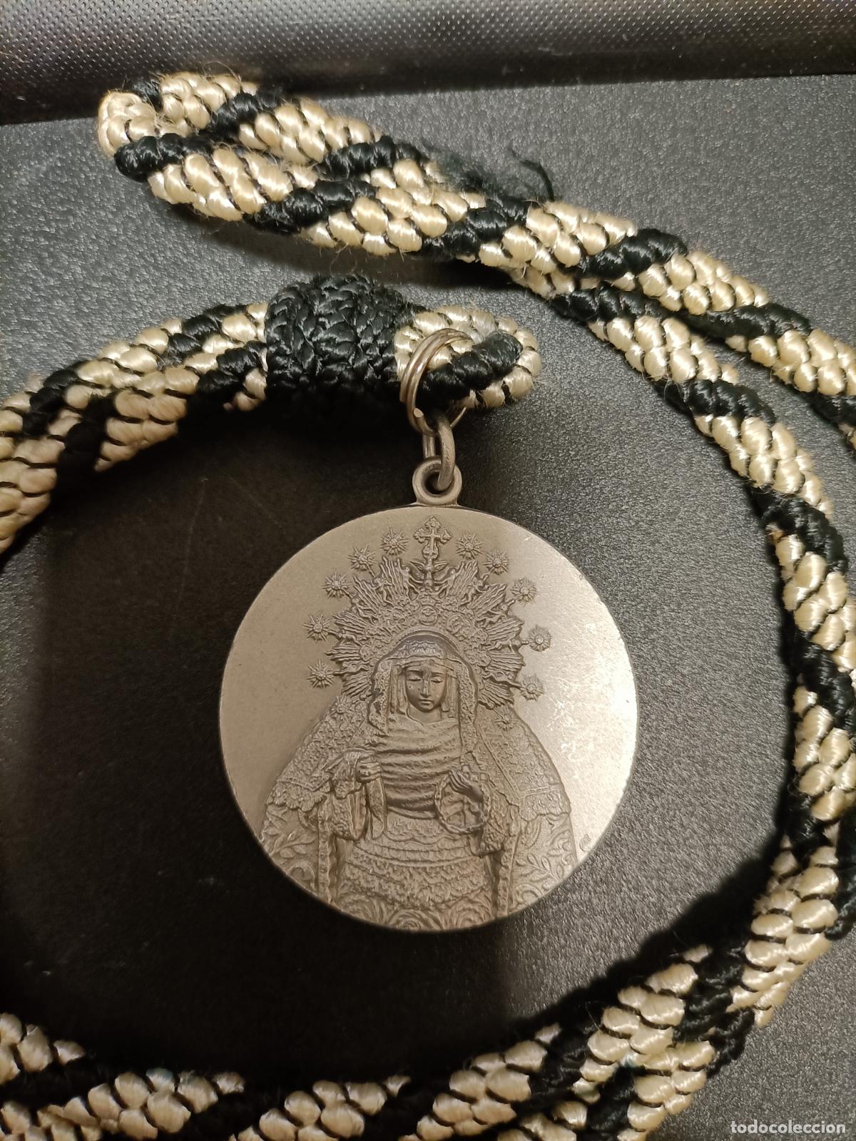 Antig&uuml;edades: ANTIGUA MEDALLA RELIGIOSA HERMANDAD DE LA SOLEDAD DE SAN LORENZO SEMANA SANTA DE SEVILLA