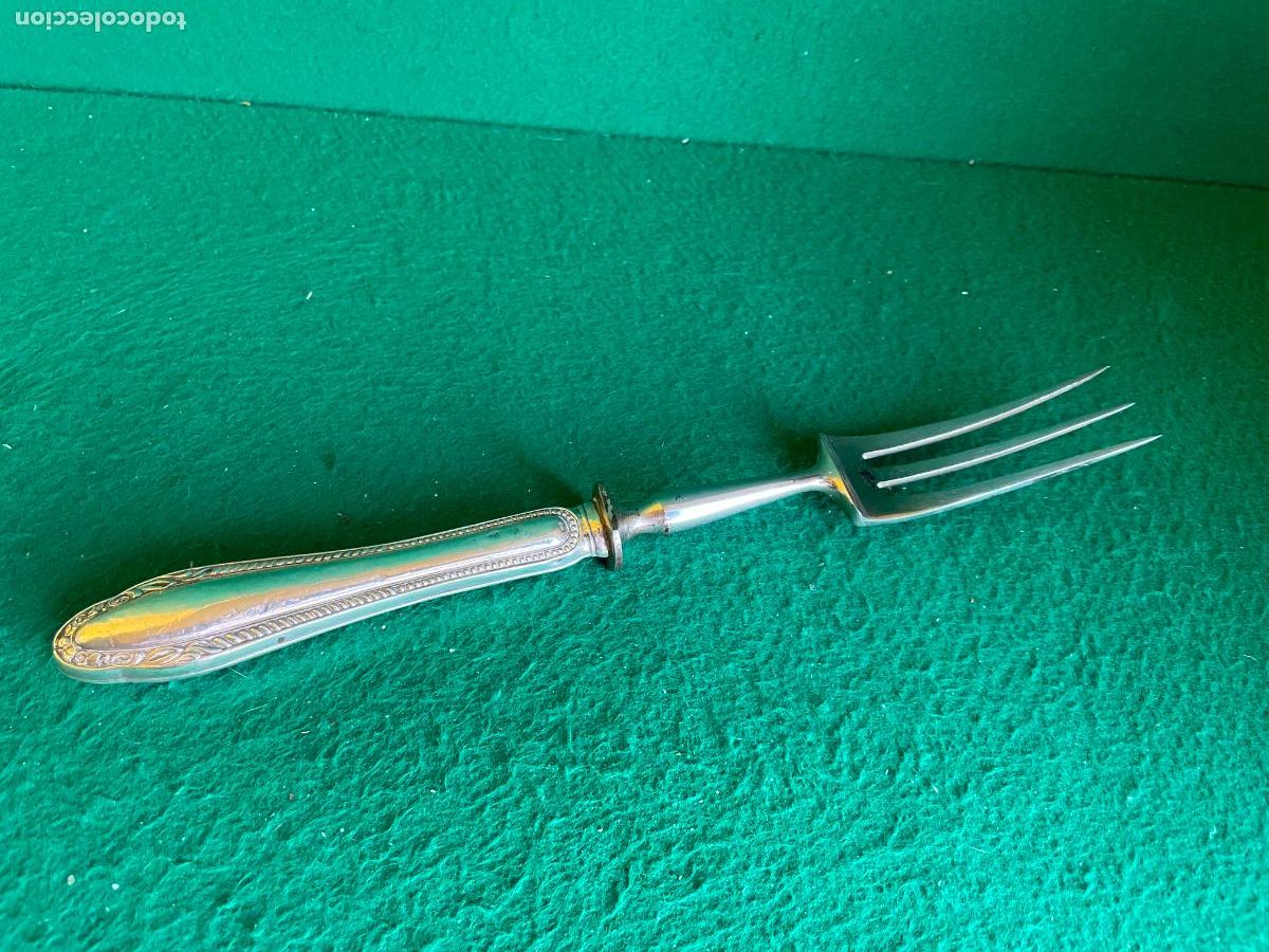 Antig&uuml;edades: CUBIERTO - TENEDOR TRINCHAR PLATEADO - PRINCIPIOS SIGLO XX - BUEN ESTADO