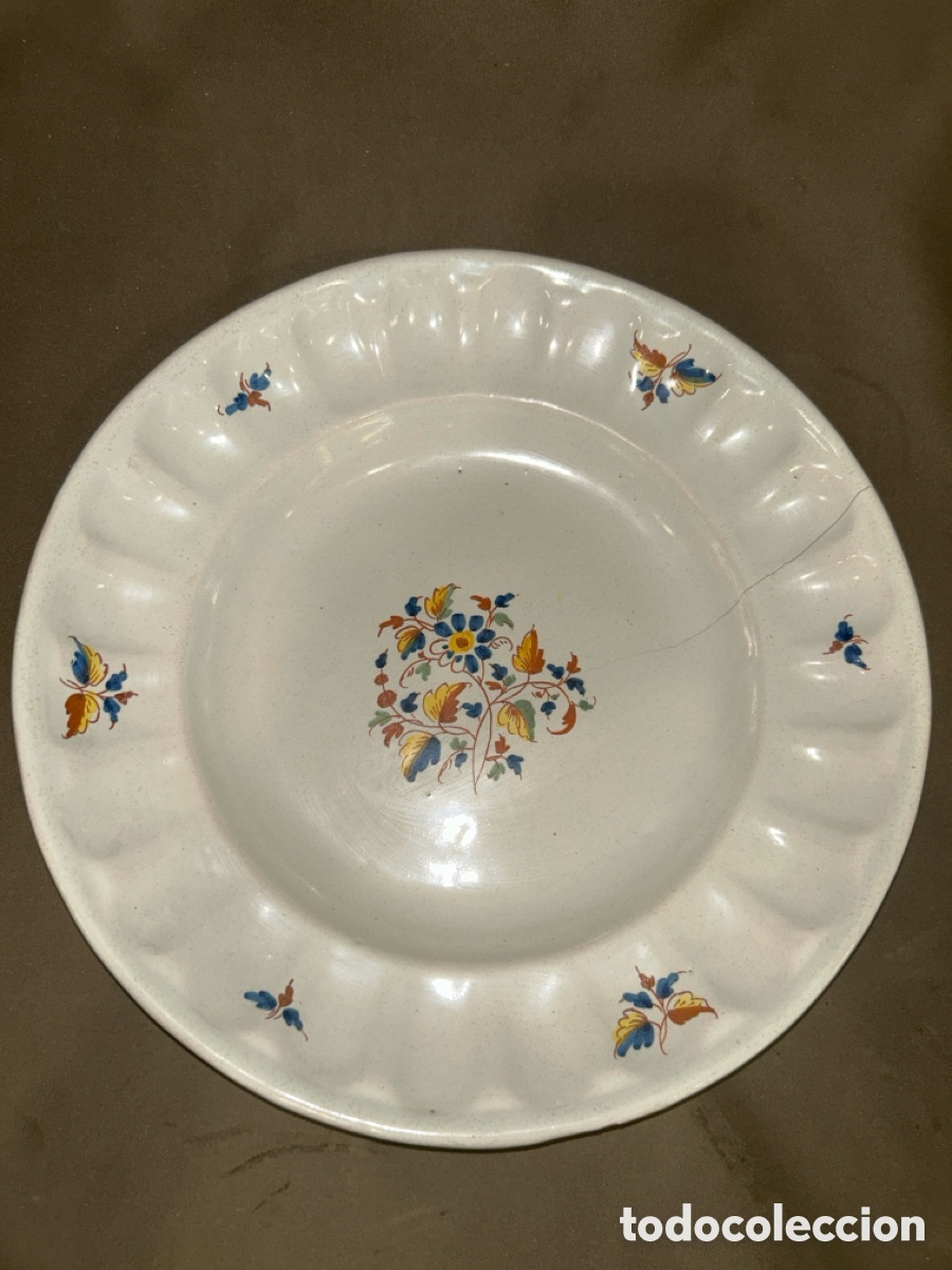 Antig&uuml;edades: PRECIOSO PLATO DE ALCORA 31 CM DE DI&Aacute;METRO, PINTADO A MANO *VER FOTOS*