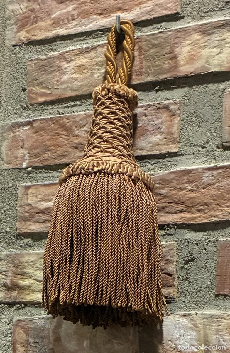 Antig&uuml;edades: PASAMANER&Iacute;A ANTIGUA 28 CM BORLA
