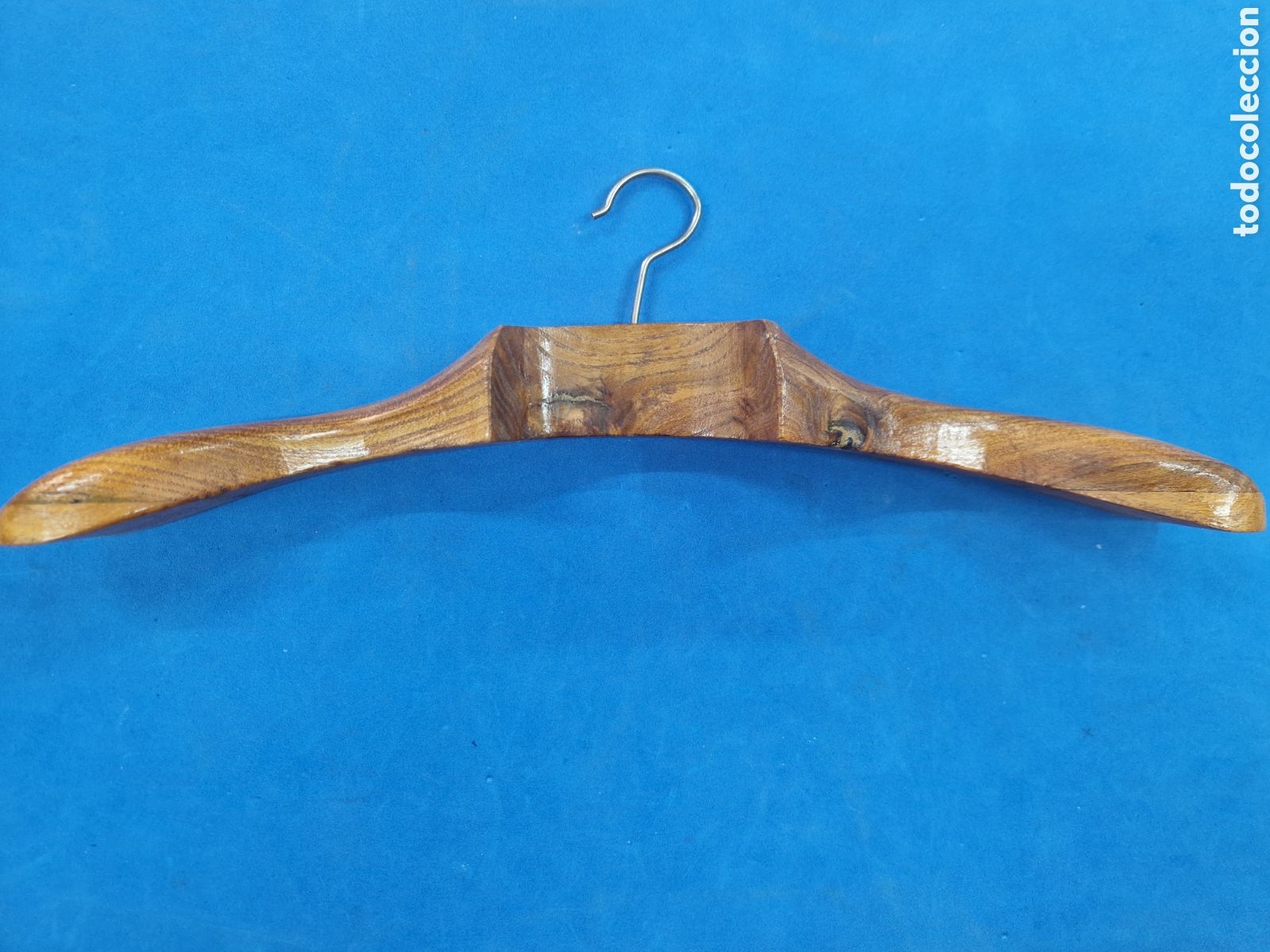 Antig&uuml;edades: Percha,madera de mobila antigua - Foto 1