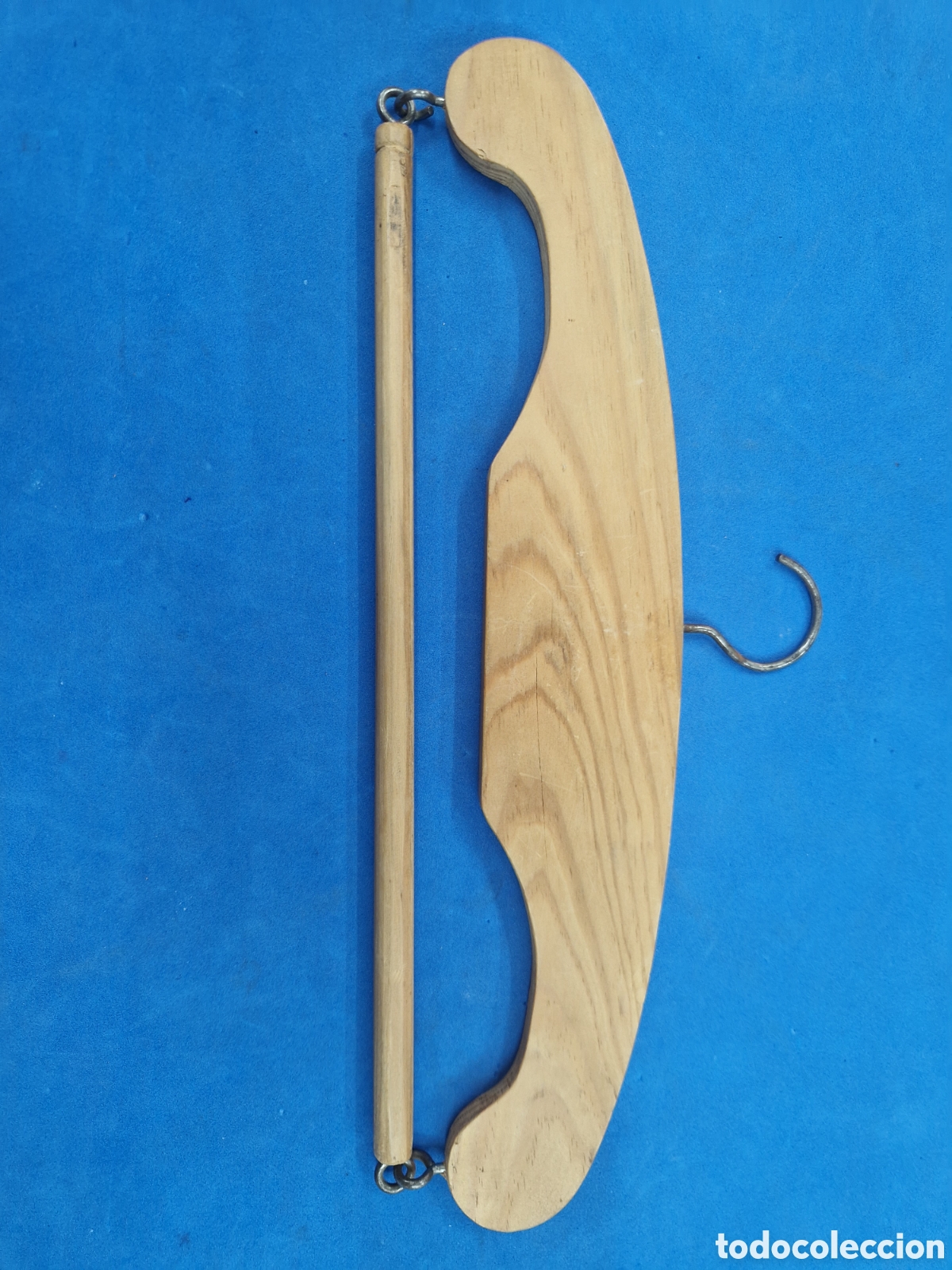 Antig&uuml;edades: Percha madera de pino