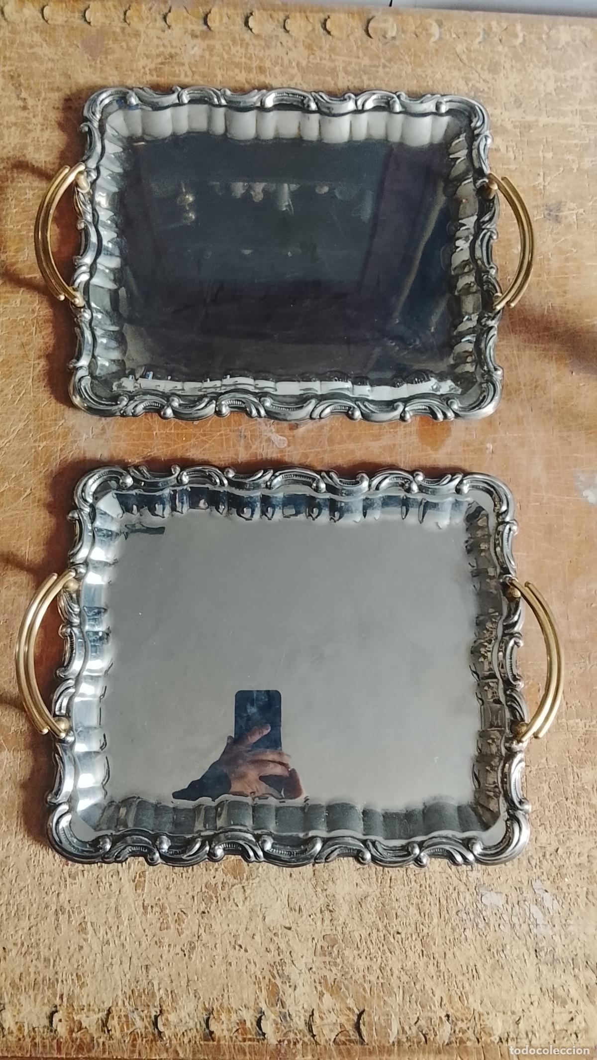 Antig&uuml;edades: Antigua pareja de bandejas metal labrado plateadas con asas doradas 41 x 35 alpaca o ba&ntilde;o de plata.
