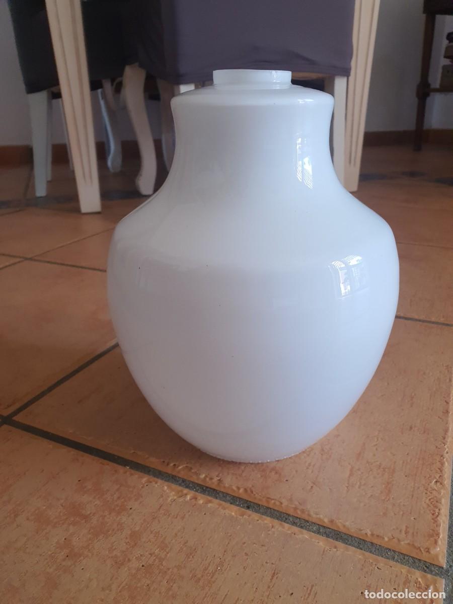 Antig&uuml;edades: Tulipa Vintage de Cristal Opalino Blanco