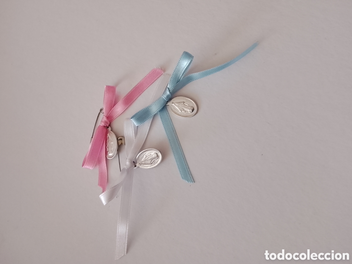 Antig&uuml;edades: Medallas de protecci&oacute;n para beb&eacute; .Son de la Virgen Milagros .&ntilde;os 60